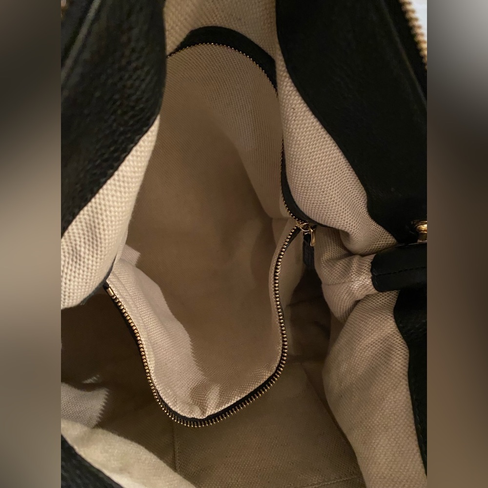 Authentic Gucci Black Soho Leather Hobo with Tassel - Picture 4 of 10